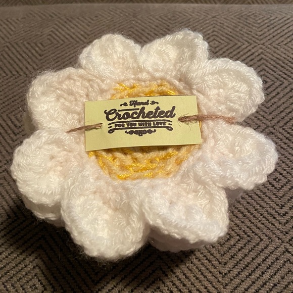NWT white and pastel yellow daisy crochet coasters set of 6 - Picture 2 of 5
